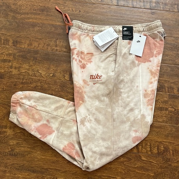NIKE Men’s SPTCAS Pants - size L
